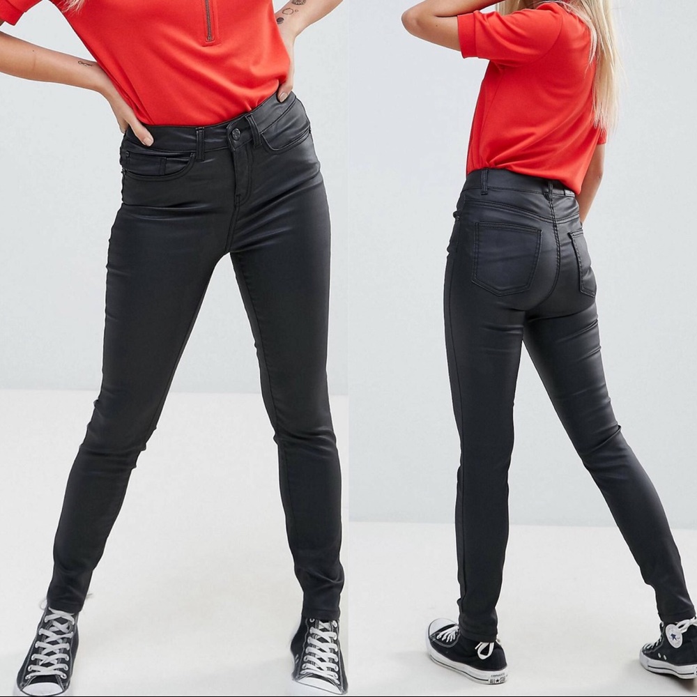 Black Coated Jean - brand Noisy May